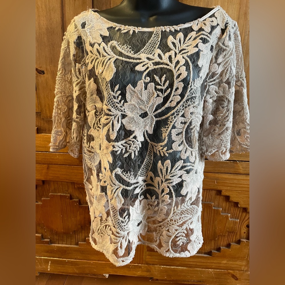 Beautiful detail & sparkle Blouse!